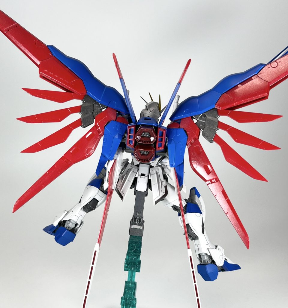 フォースシルエットの配色は微妙なので再検討します😅フォースインパルスのサイドの羽にデスティニーの翼が上手くハマったので、ほぼ無改造でミキシングしてます😊よかったら参考にしてください。