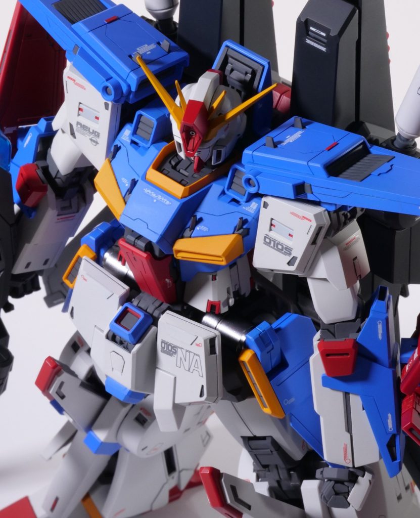 各所筋彫り追加とデカールも設定より減。やりすぎないとこでストップ!