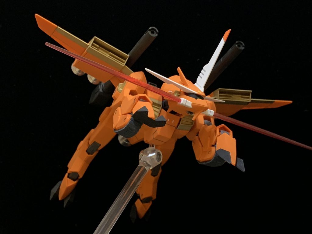 脚部クローは肉抜きがあったので4本ともプラ板で埋めています。