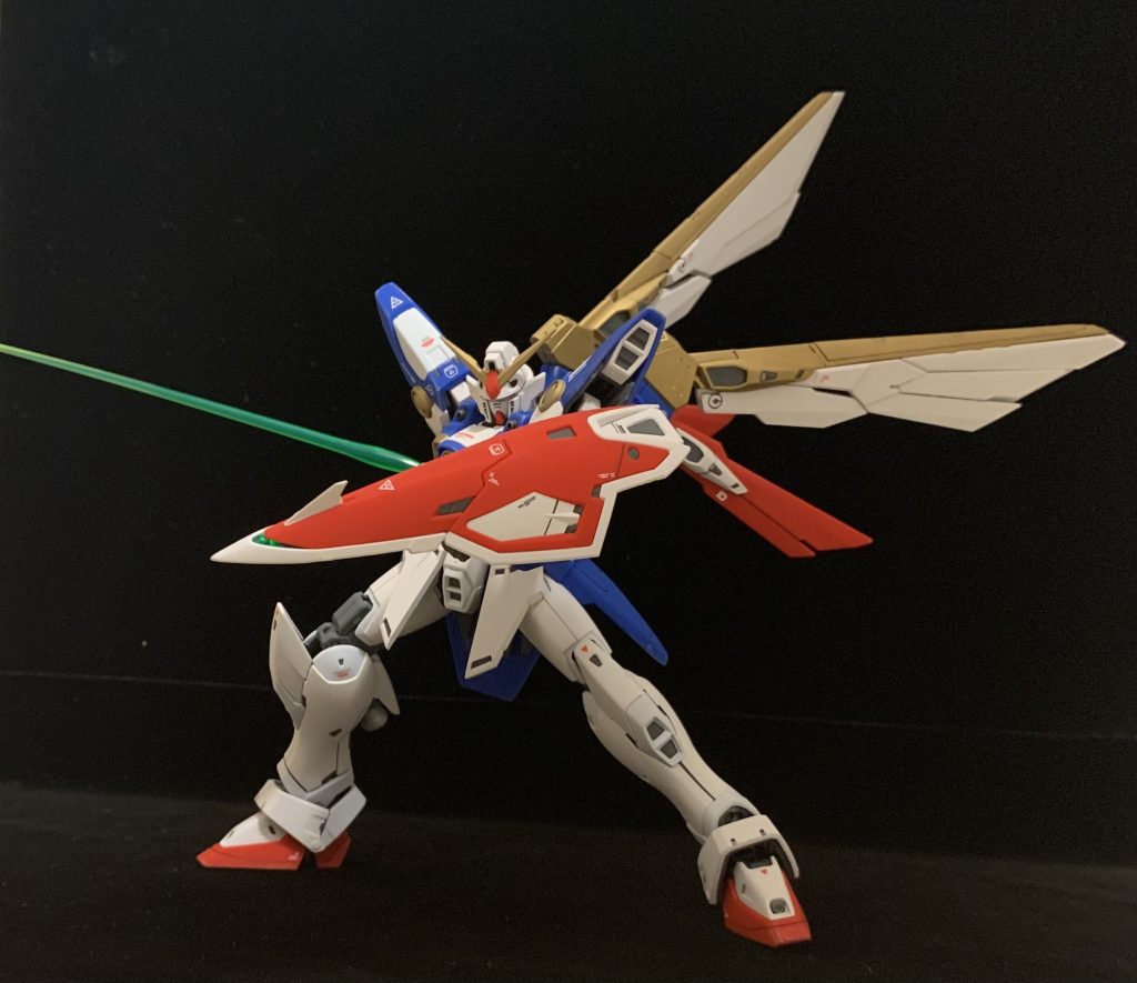 背部ウイングで表情づけもできるので宇宙世紀とはまた違った楽しさがあります。