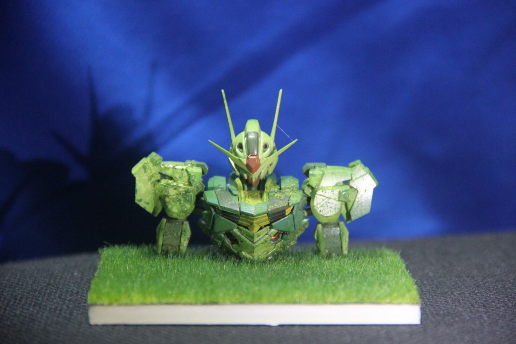 作るときのポイントはエアブラシで緑の塗料をムラが出る様に塗装したこと。