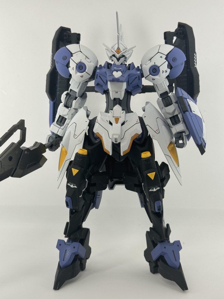 ミカエリスをベースにキマリスヴィダールの外装を切り貼りしています。