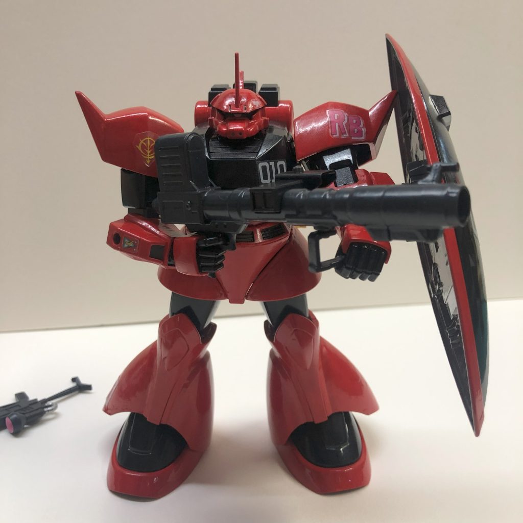 高機動型にはロケット砲がついておりました、うれぴーこの仕様はギレンの野望とガンダム戦記で見たことあったけど、こんな風にできてんのか~っと少し感動しかしここでも問題が!