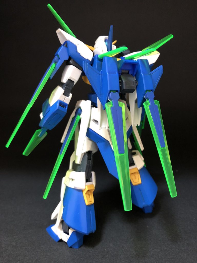 後半の主人公機なのにごちゃっとしていないところが好みです。