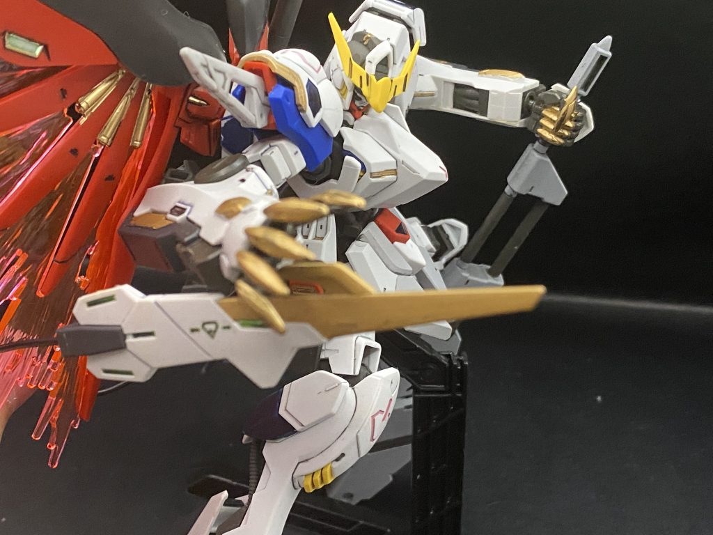 テイルブレードも腰についてるので使えます。