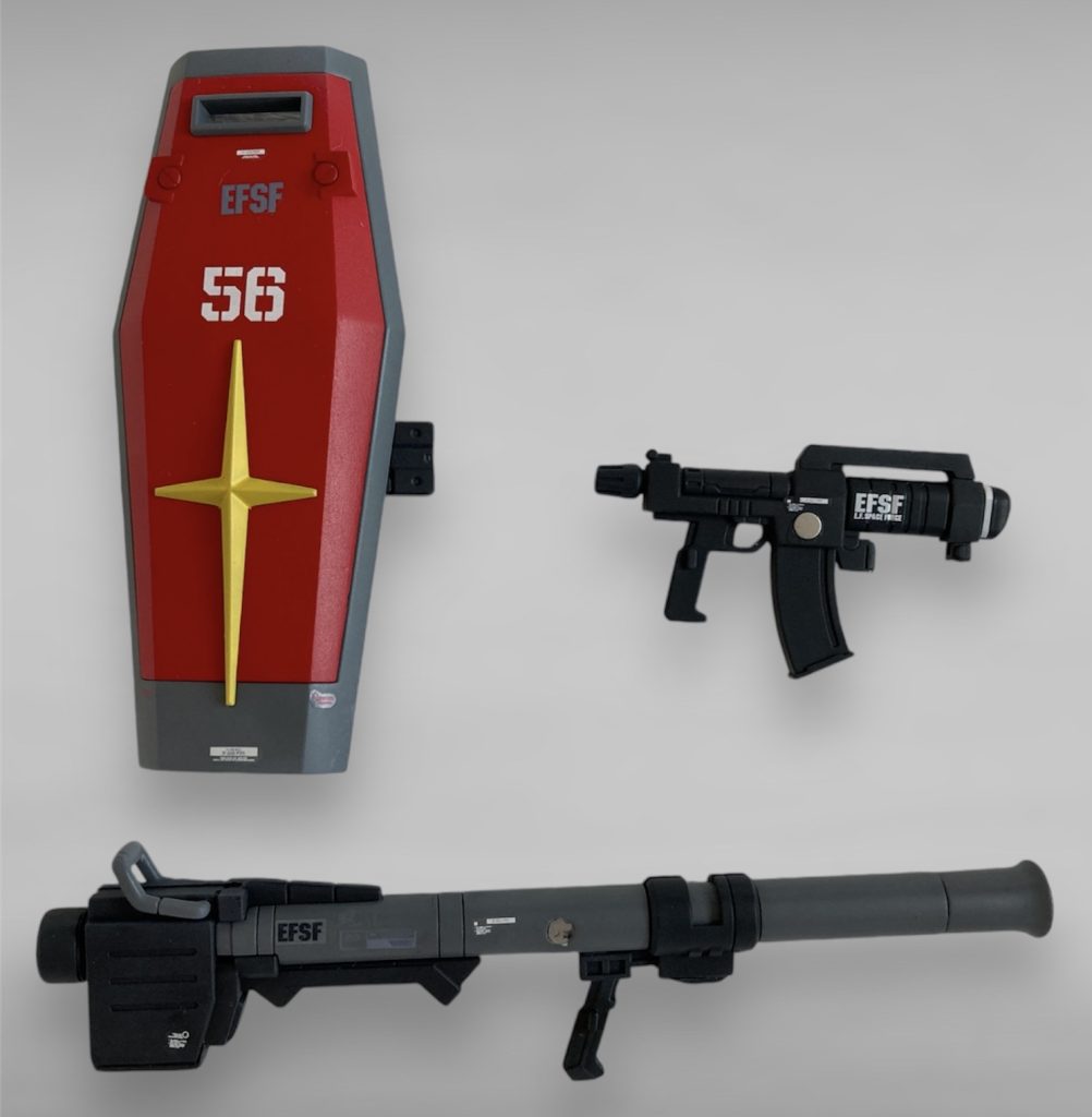 武器はシールド、ビームスプレーガンと試作タイプ風バズーカ。バズーカはスコープなし、グリップ部簡素化、弾倉部分を変更。