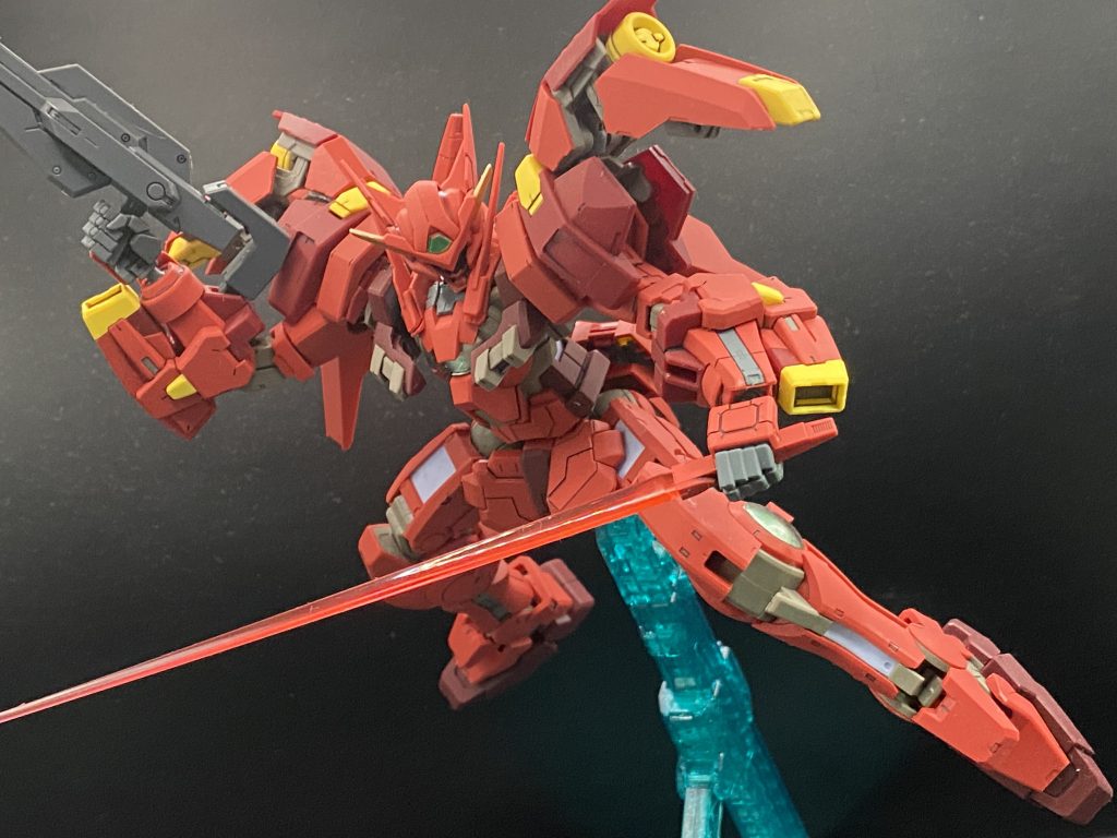 アヴァランチユニットを展開してポーズ。アヴァランチユニットは展開時がまたかっこいいです。