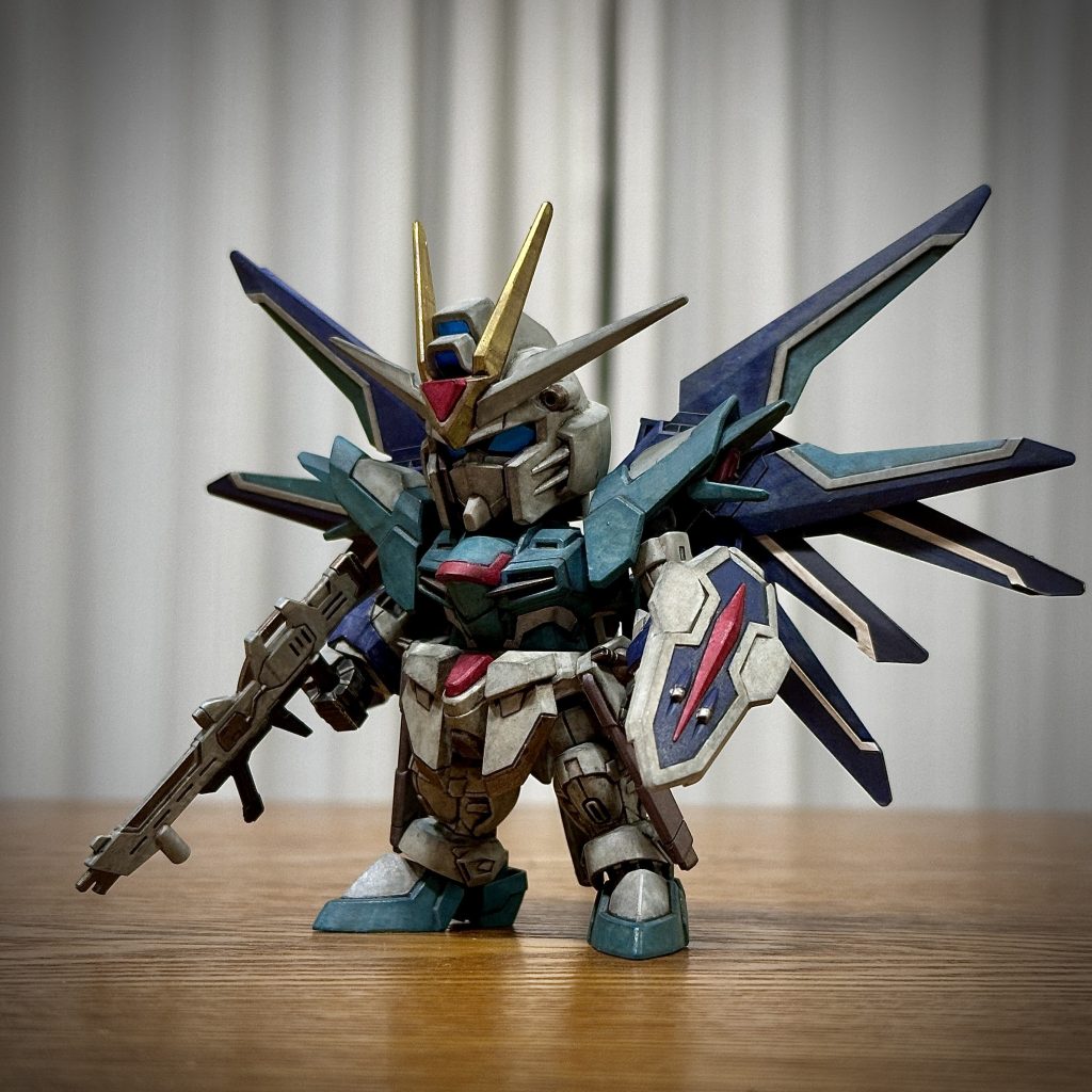パーツがほぼ色分けされてなくて塗り分けも細かくて、HGやMGより塗装が大変だった😅