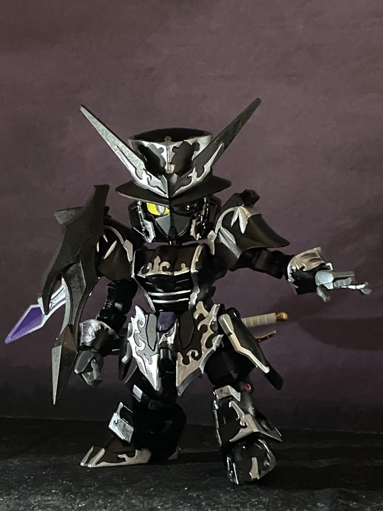 「血の涙も知らぬ者に復讐の神が微笑むかよ!!」左眼は元ネタのように削って穴を空け、熾火のようにジュエルシールを入れてます頭はアルセーヌガンダムXから切り離して、ロビンフッドの顔と組ませました