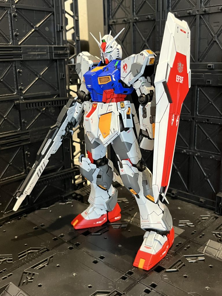 ビームライフルとシールド装備です