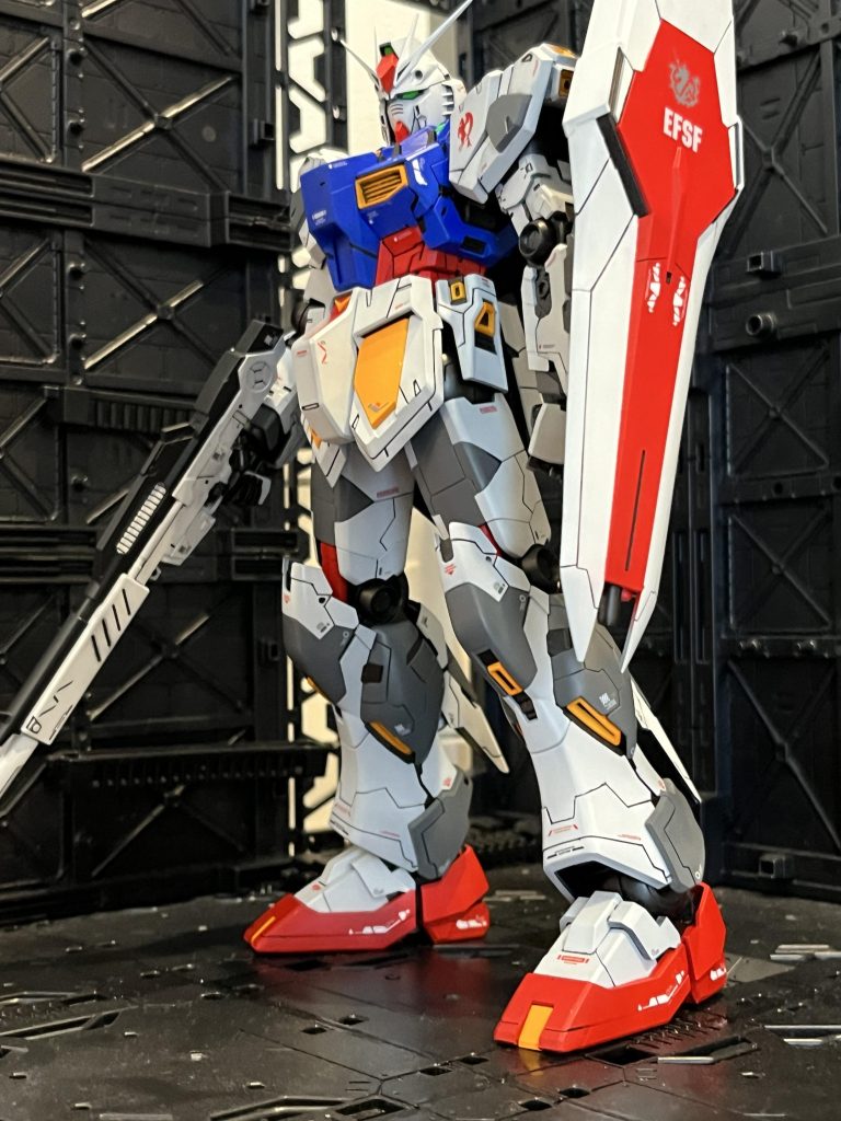 ビームライフルを黒一色にするか悩みましたが、このライフルはやっぱりホワイトの方がかっこいい!