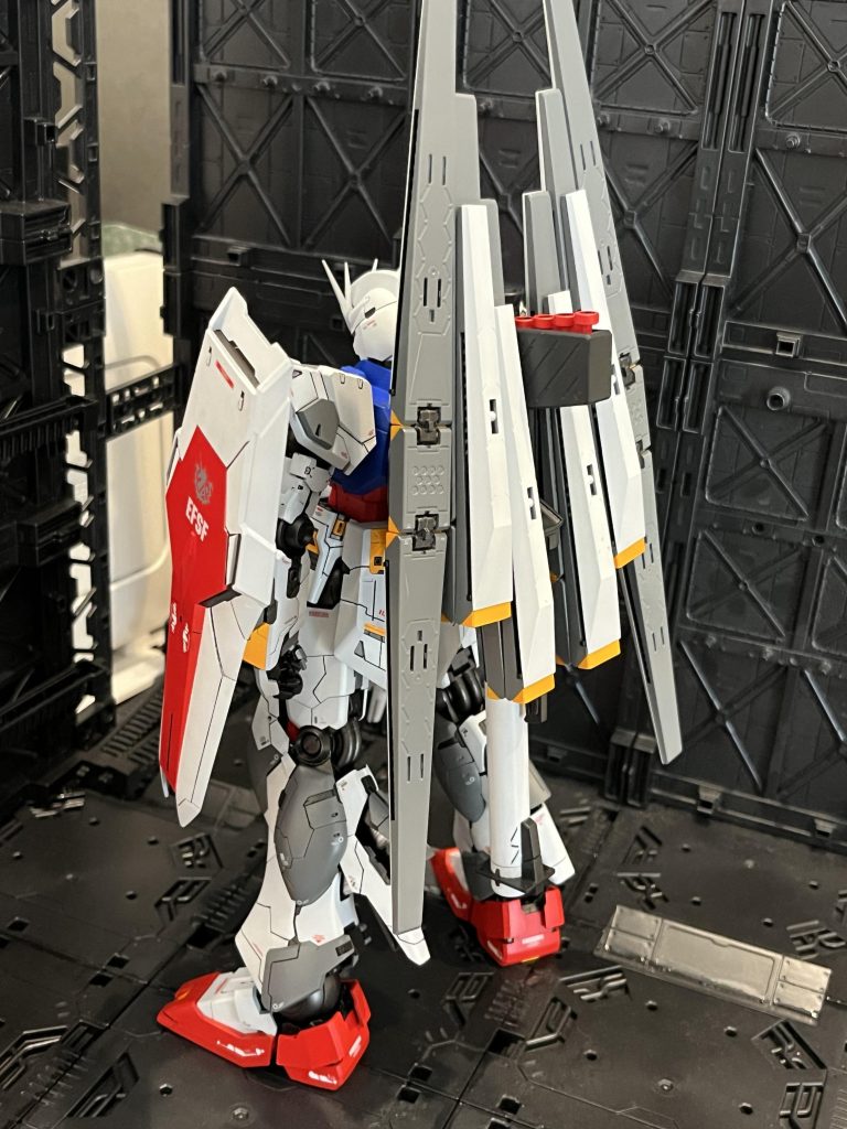 ファンネルもファーストカラーっぽくホワイトとグレーの組み合わせにしました 以上です!今回はこれまでの作品の中でもかなりお気に入りで、結構興奮してます!最後まで見ていただきありがとうございました!