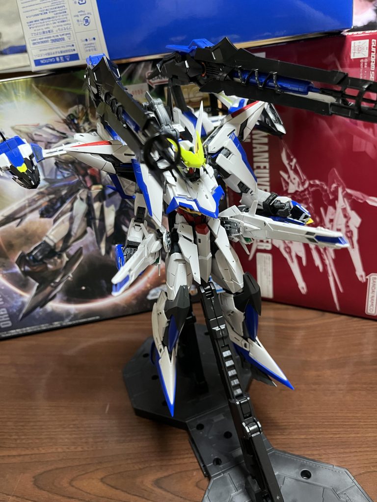 ライジンストライカー装備画像とフリーダム風フルバーストフリーダムからデータを取っただけにフルバースト似合いますねストライカー単体でもすごいカッコいいです!ライジンストライカーだけを改造したら楽しそう!