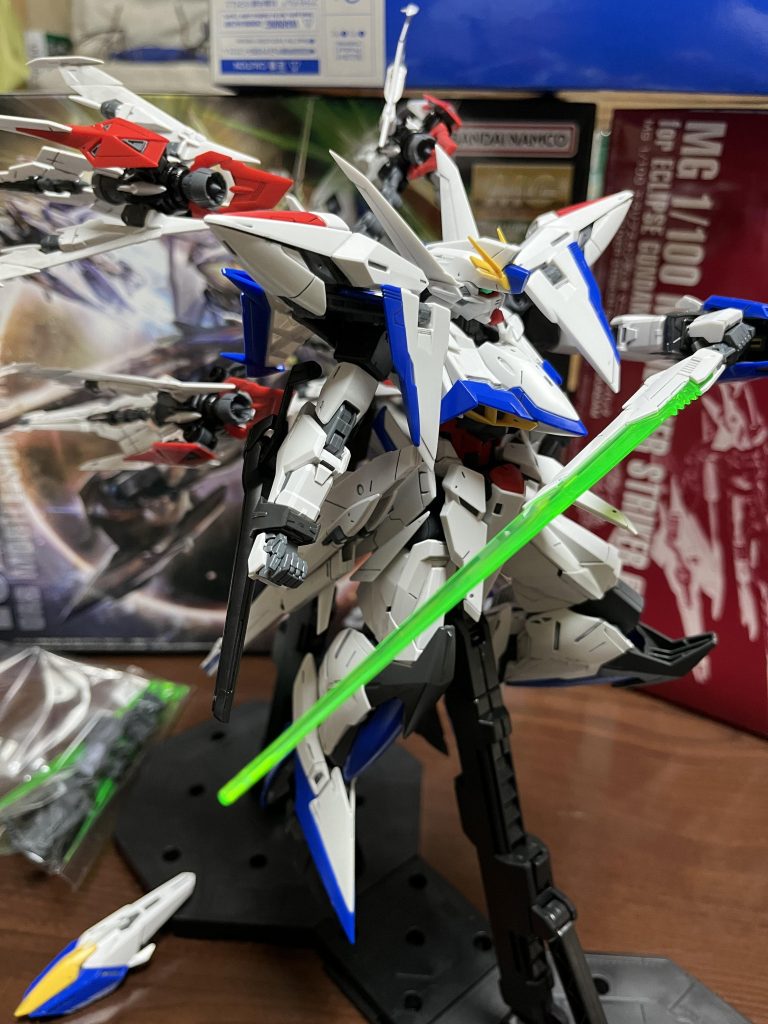 マニューバストライカー装備画像右腕のライフルもう少し手を加えたらよかったかなと少し後悔してます笑