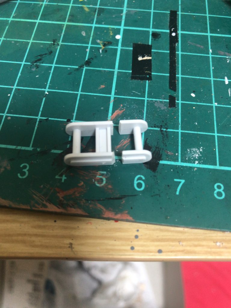 肩のデティールアップに初挑戦してアクションベースのパーツを流用しました。