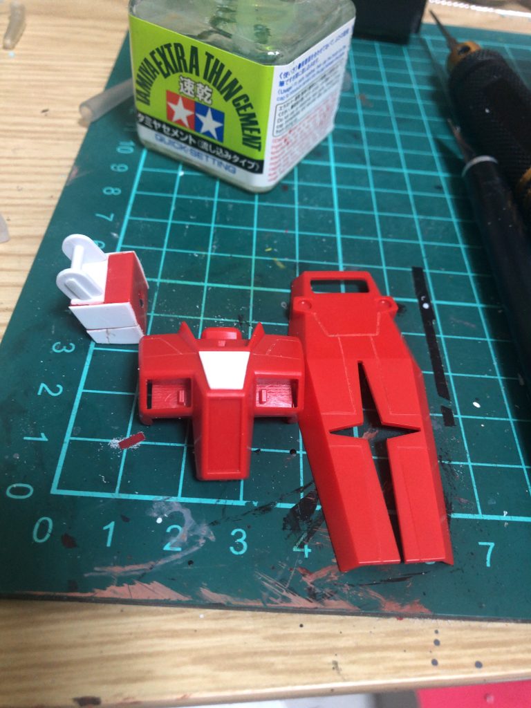 プラ板でボリュームアップとスジ掘り追加して見ました。