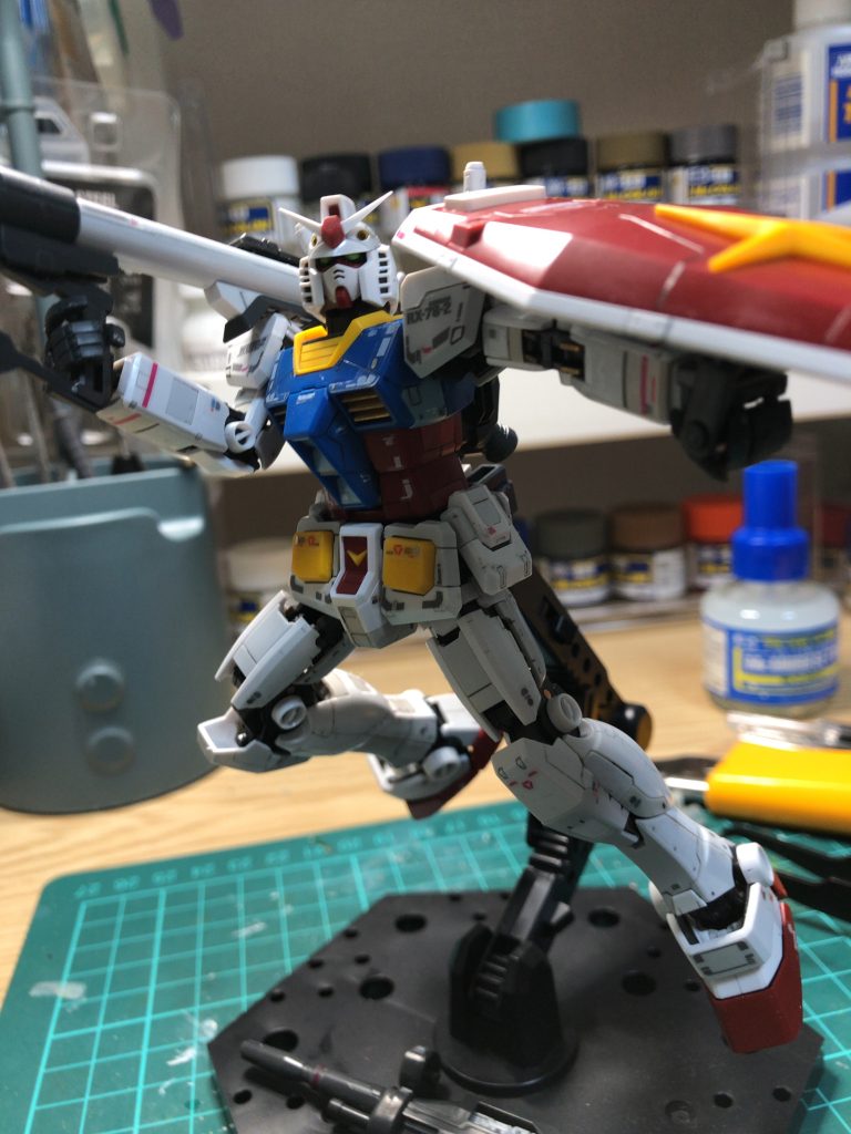 RGはスミ入れとつや消しのみで仕上げてもかっこいいですね。次回もRGを投稿しようと思いますのでよろしくお願いします。