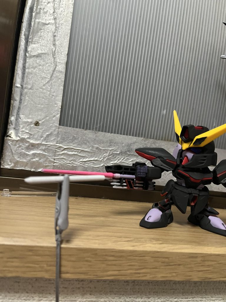 ランサーダート射出！ランサーダートは余ってたホワイトランナーを切り取って、ヤスリで整えました！