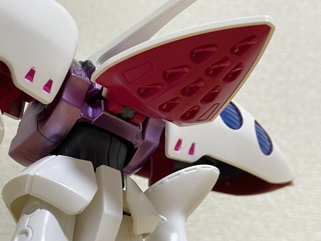 ファンネル部分はピンクからマゼンタにカラー変更。