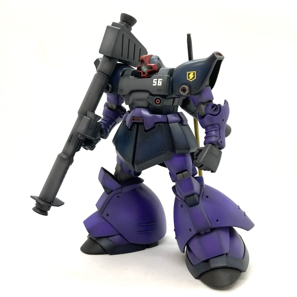 あっ そうだ😱素組みと言いつつ…  ほんのちょっと頭を潰して身体にめり込ませあります。ワスレテタ(๑˃̵ᴗ˂̵)ゞ