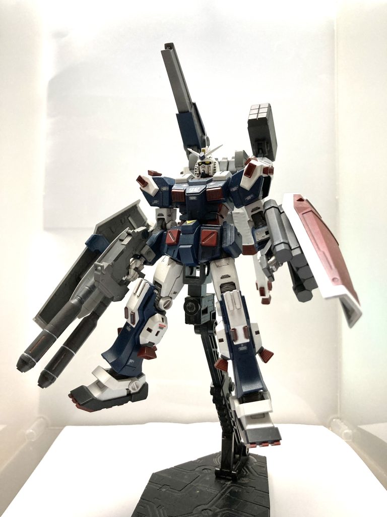 正面です。小改造ポイント1は、ツインビームライフル砲身の延長です。わかりにくい。