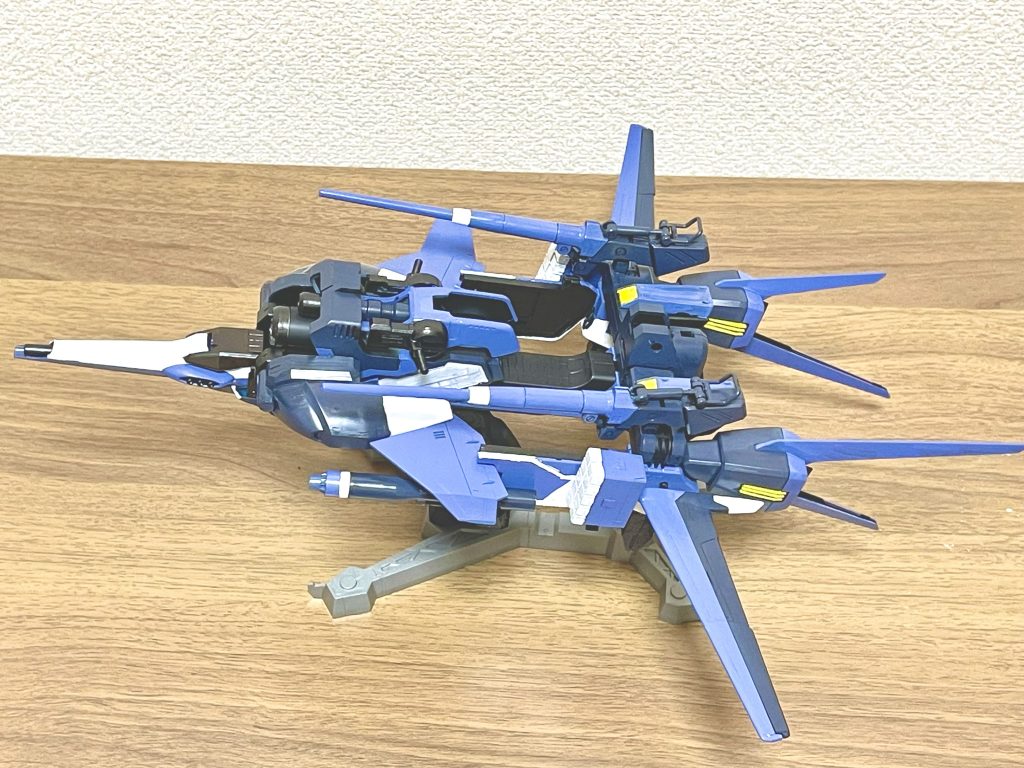 戦闘艇単体です。これを作成する際にリガズィのBWSは使いたいなと思い、そこから構想を練りました。メインフレームはGGLのアルファタンゴです。それにBWS、エールストライクのブースター、初期ガンタンクのバズーカなどを取り付けてます。