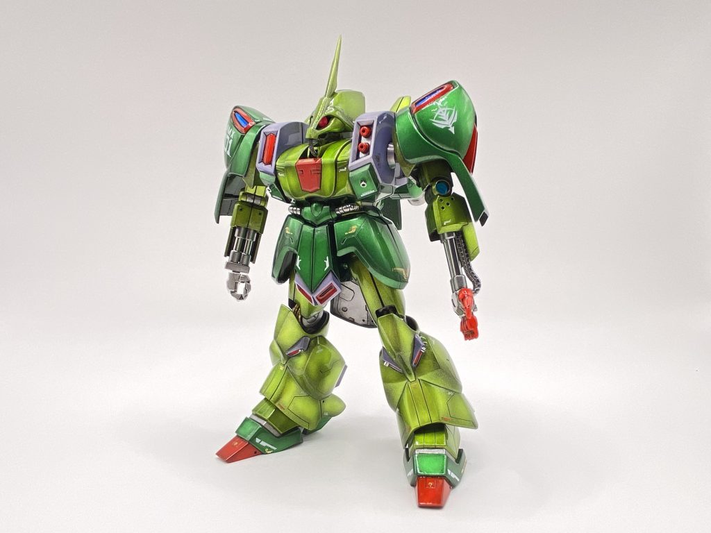 イカツイ肩幅が大好きです❤️可動改修箇所は首周り、両腕のシリンダー部、手首は既製品フロントアーマーとフンドシ部です。股間部は根本で延長し、全体バランスを調整しました。