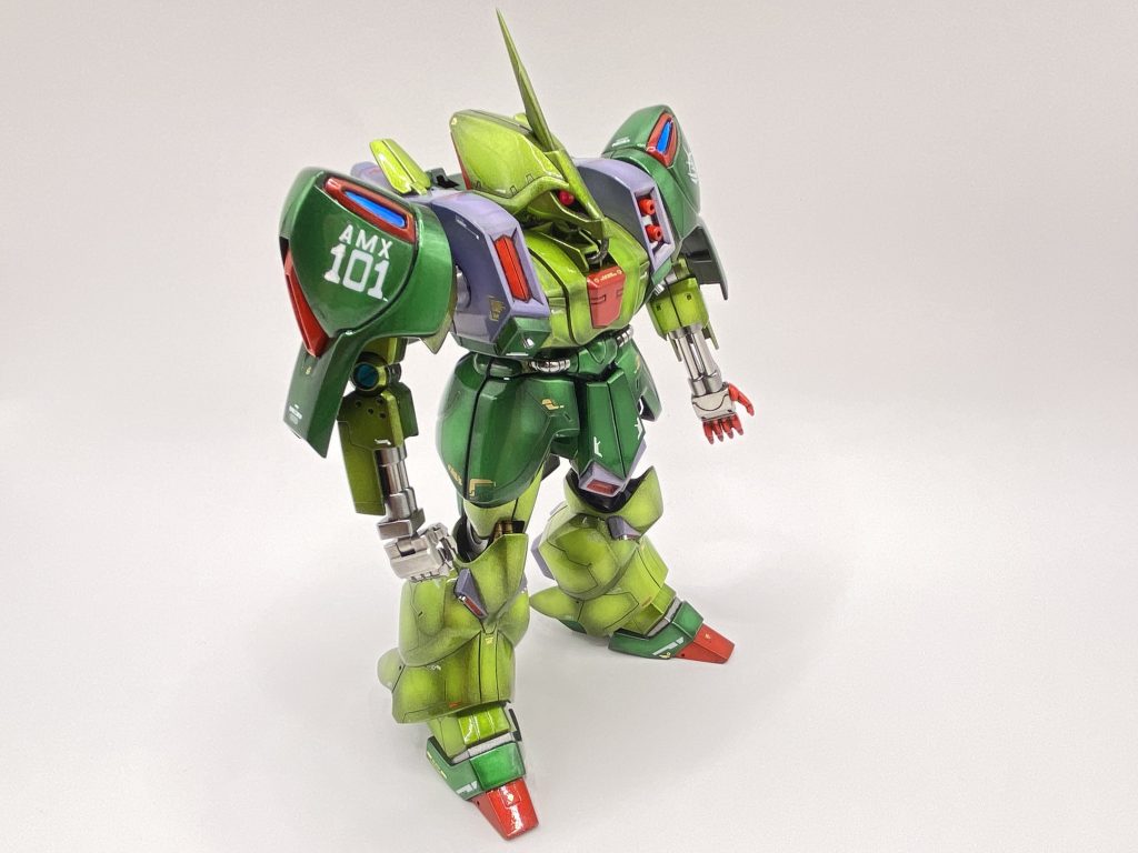 良く見たら、カルスＪカメムシ色に仕上がっております（出てきたカメムシは茶色でしたが）