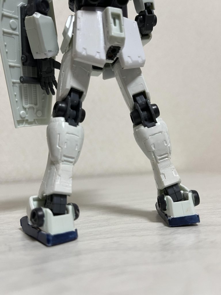 今回は脹脛もマスターアーカイブ版を参考に形状変更やディテールアップをしています。