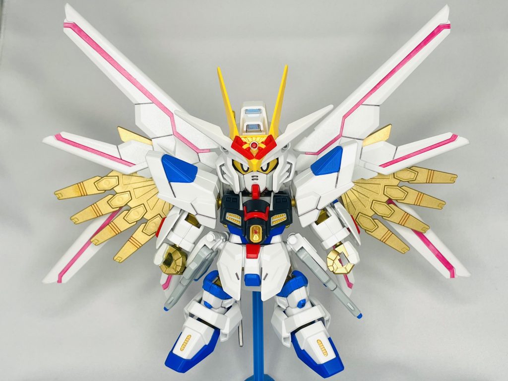 デコビームも塗分。元が良いので、細かい塗装だけでもかなりカッコよく仕上がって楽しかったです