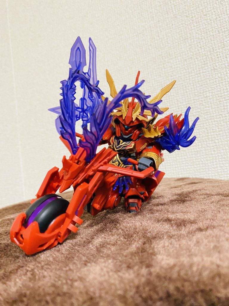 タイヤ等がパーツ分けされてなくて、地味に塗り分けに気を使いました💦