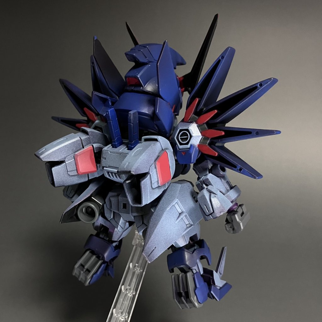 うしろ肩はジャミングポットらしいので、穴は排気口と解釈して埋めてません。