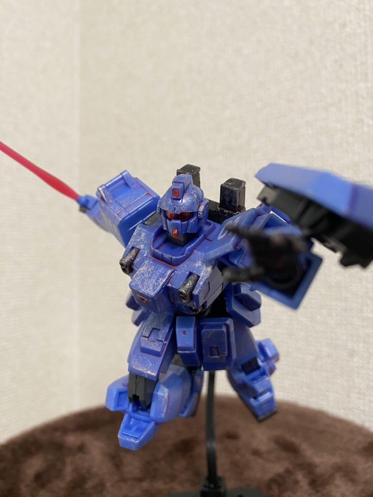 写真では汚しっぽく見えますが💦実物はトランザムホロレッドで、見る角度によって輝きが変わるので綺麗です。