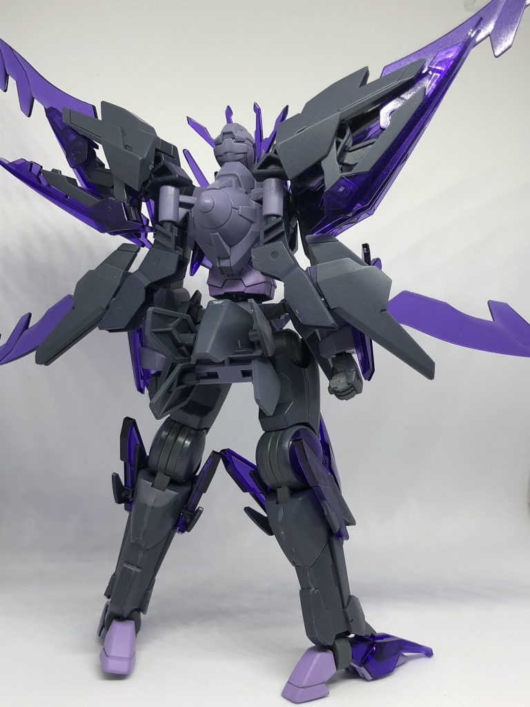 リアビュー。バックパックが棘々しています。撮影難しいです。