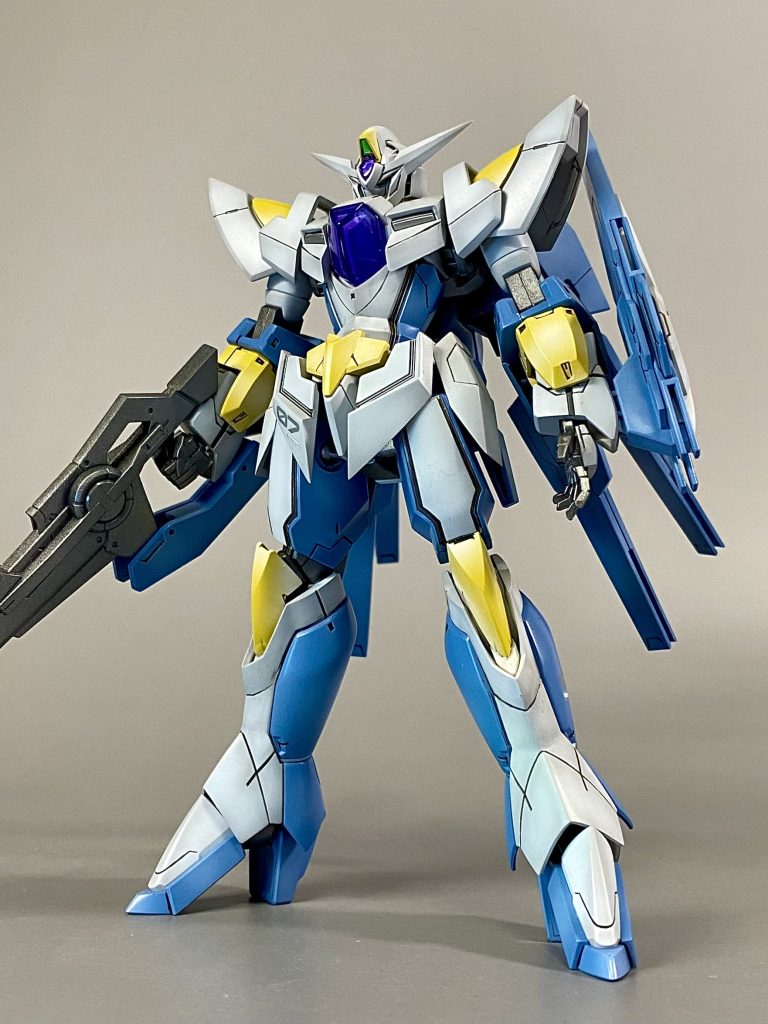 かなり昔に作ったモノで恐縮です。各所なるべく尖らせてエッジが立つよう心がけました…くらいで、全くの素組みです。