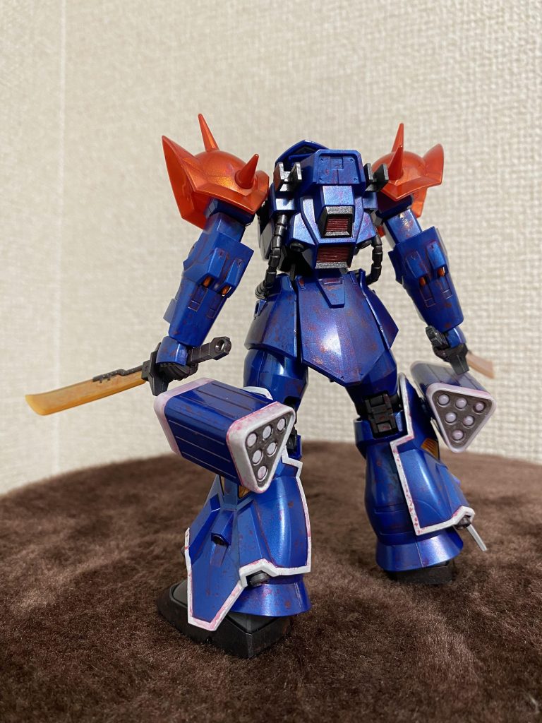 赤いオーラをブルーデスティニー1号機とは変化をつけたくて、塗装の仕方に違いをつけてみました。