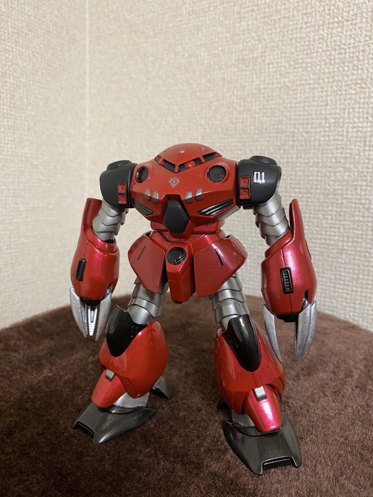 胴体や脚などの目立つ部分だけ合わせ目も消しています。