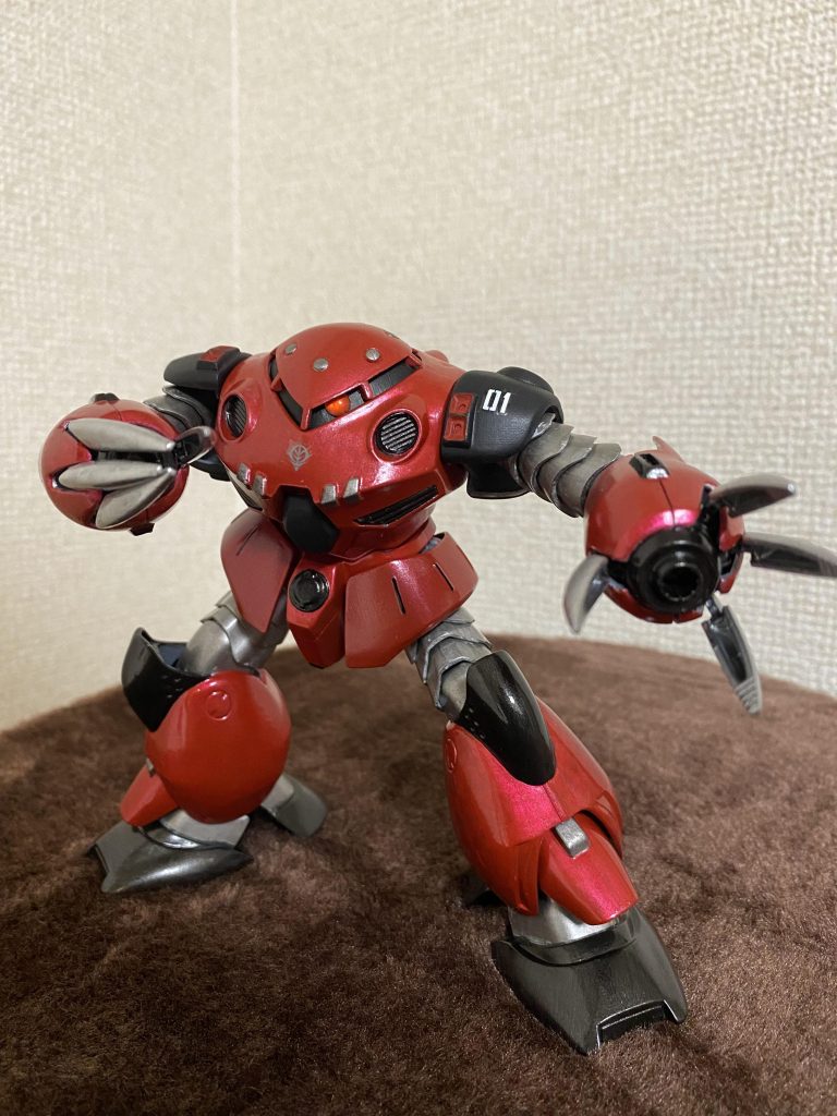 水転写デカールも今まで苦手意識で使っていませんでしたが、カーモデルを作ったおかげで貼れるようになりました！憧れのMSを自分好みにできたので、満足しています😁