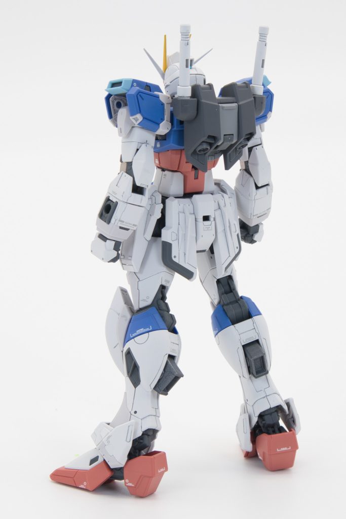 コアスプレンダーは廃してバックパックはザンライザーを取り付けるためにダブルオーのものを移植。GNドライブを取り付けるアームの代わりにビームサーベルを装備させました。