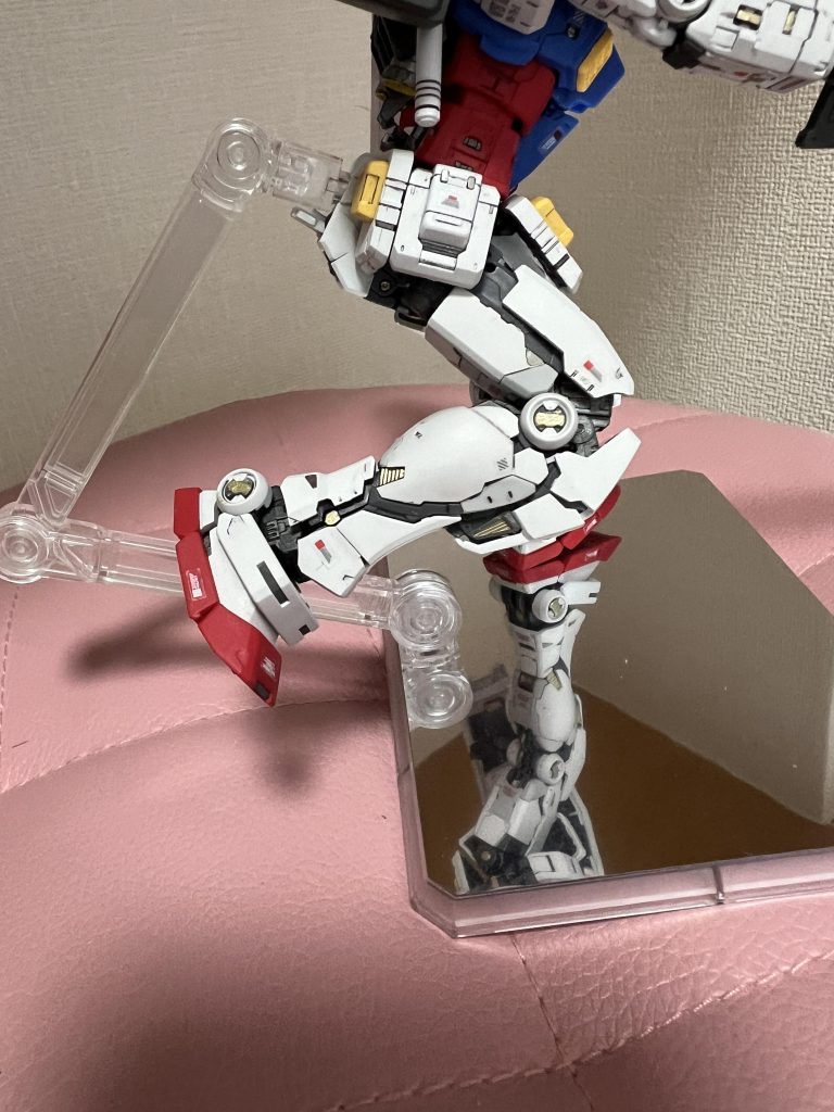 下肢のギミックもカッコいい。