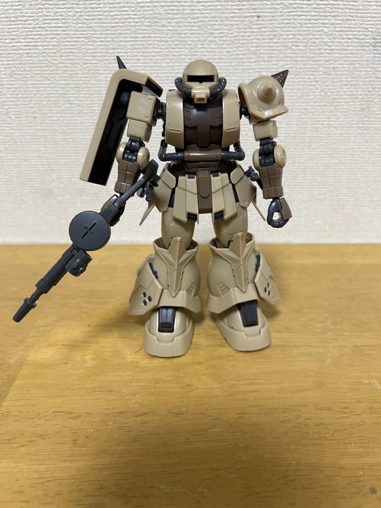 素組み。成形色でも十分カッコいい。