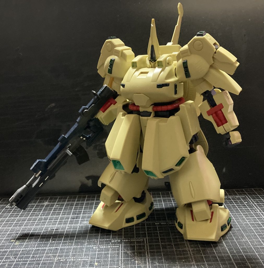 ネットのジャンク品を購入したんですが、パーツは欠損💦至る所接着剤でガチガチで💦分解するのに1番時間かかりました😭そのため面倒くさくなって制作中断してほったらかしてました😅