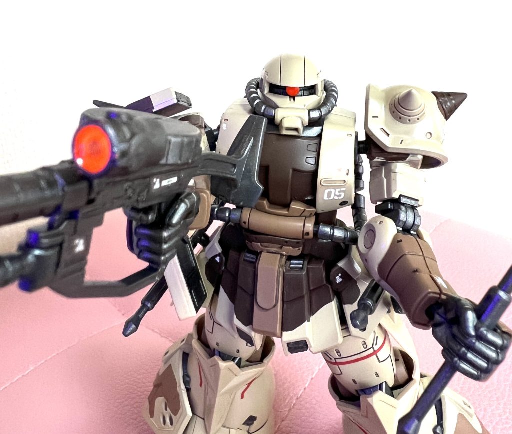 左足の赤線はデカールですが心配するほど難しくなかったです。