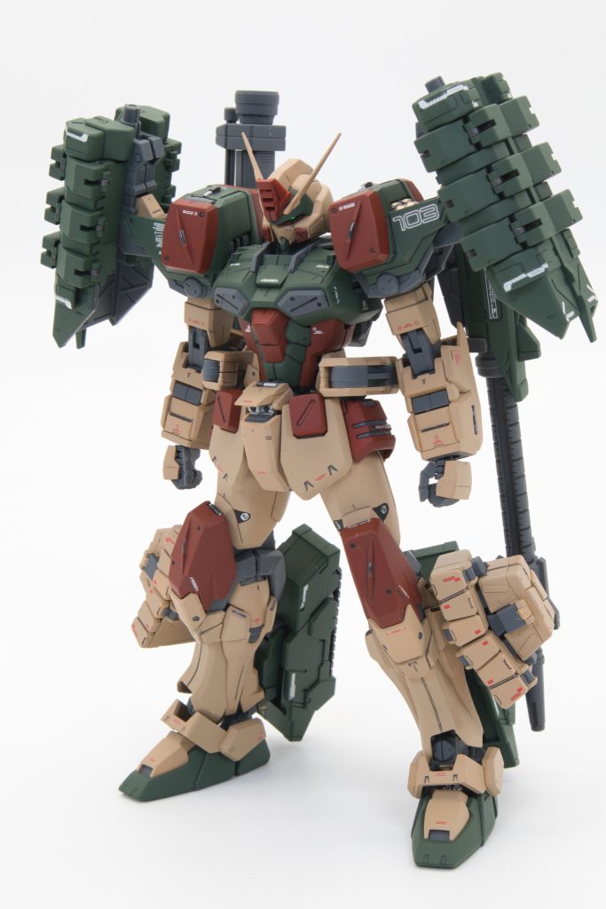 ガンダムヘビーアームズ ＥＷ（イーゲル装備）のイーゲルをくっつけました。腰のフロントアーマーもヘビーアームズです。色は濃いめです。