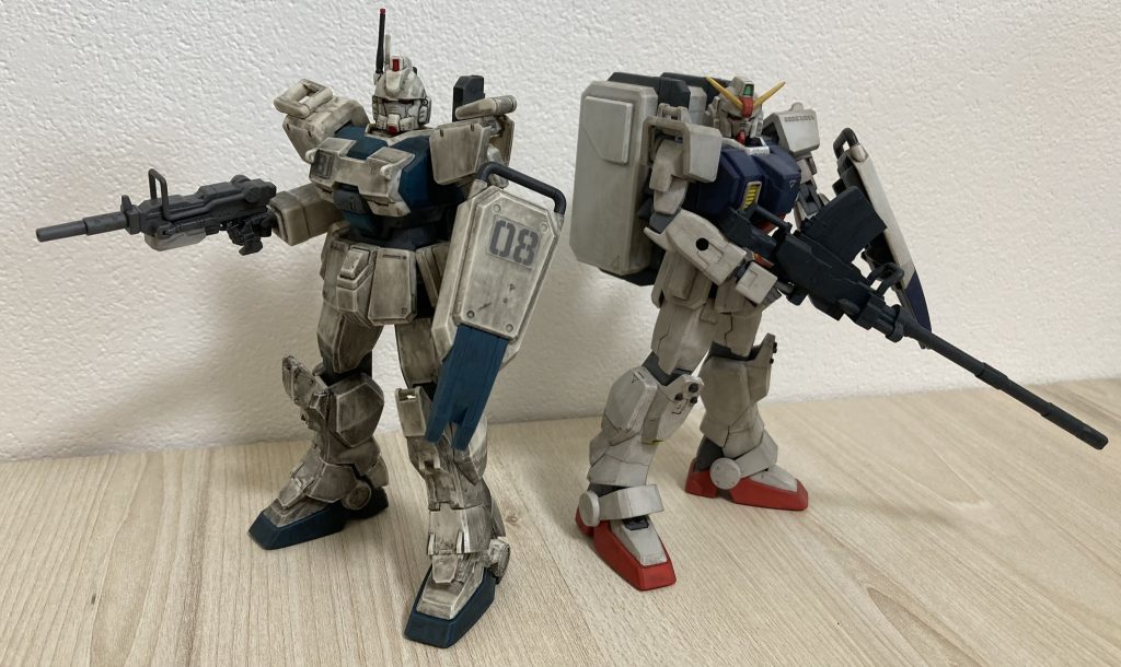 以前、作った陸戦型ガンダムとの並び。
