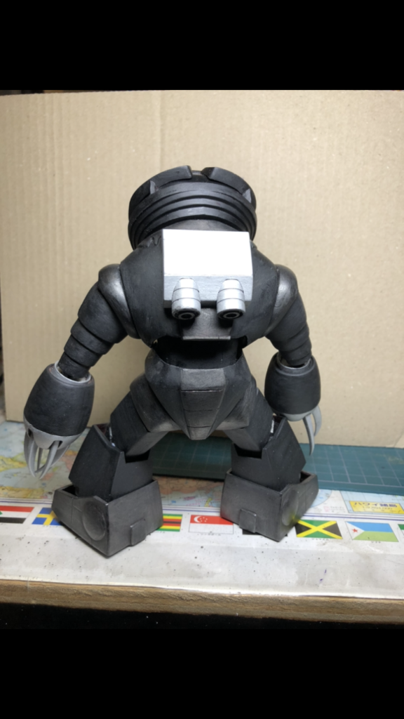 足首の可動も全然無かったので、ジャンクパーツで可動する様に改造しました。