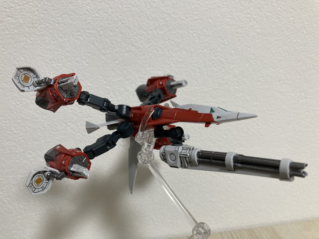 ガンバレルと本体の連結フレームを伸ばし、ガンバレル砲門オープン