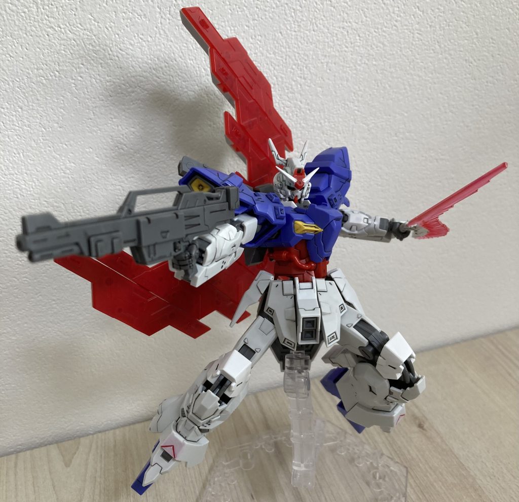 ひとまずSEED打ちみたいなポーズは取らせがちですね。サザビーのビームショットライフルみたいなデザインが良い。