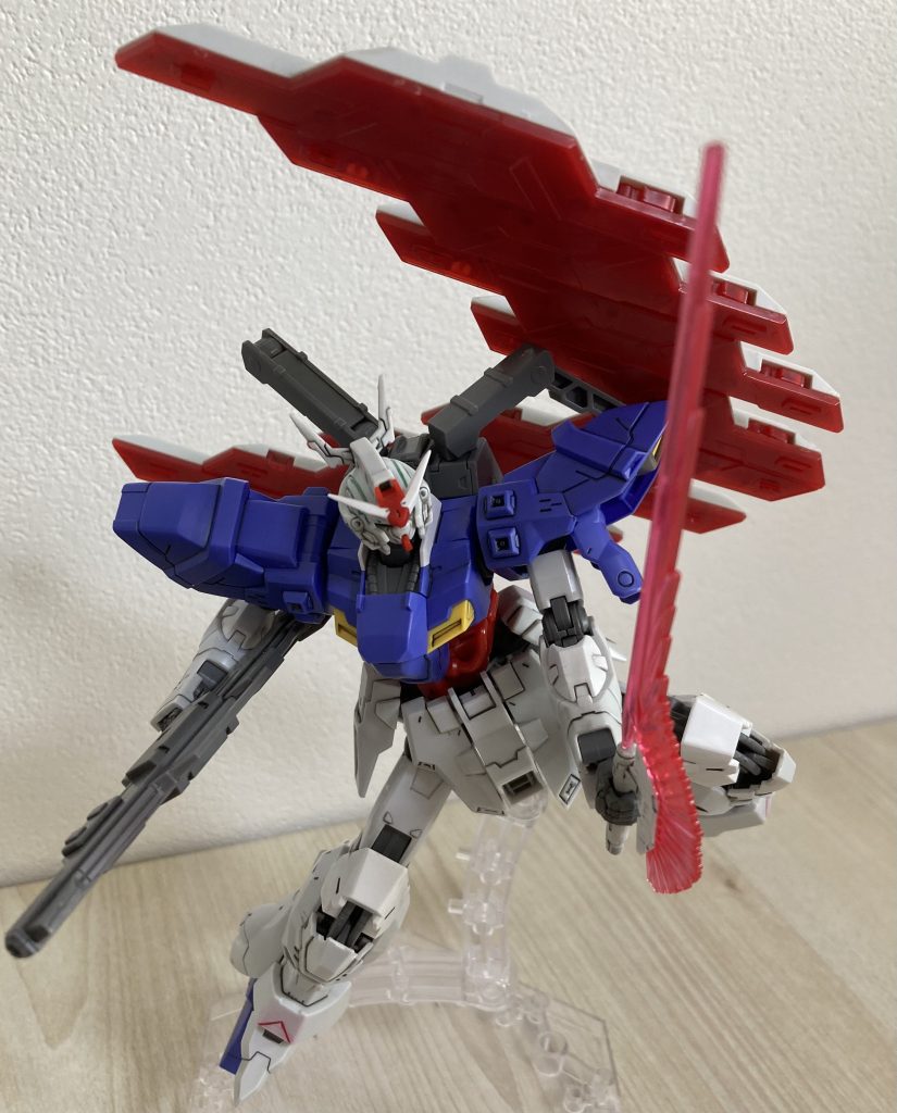 ビームタマホークサーベル?で攻撃