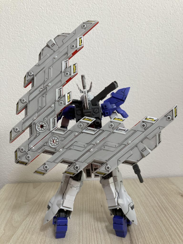 サイコプレート裏はモールド多めなので墨入れするだけで情報量上がっていいですな。